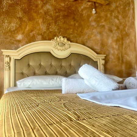 Liberis Loft Suite อาร์กอสโตลี ภายนอก รูปภาพ