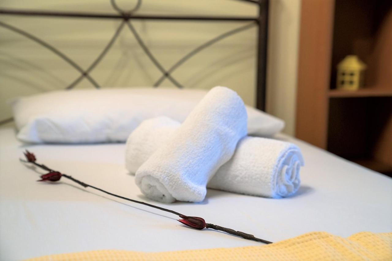 Liberis Loft Suite อาร์กอสโตลี ภายนอก รูปภาพ