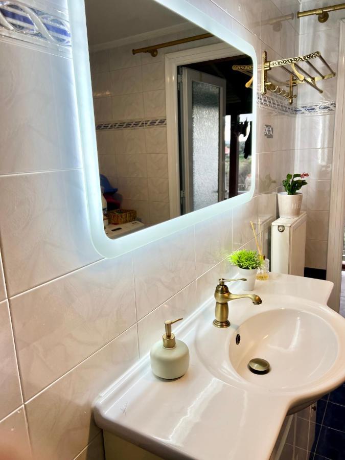 Liberis Loft Suite อาร์กอสโตลี ภายนอก รูปภาพ