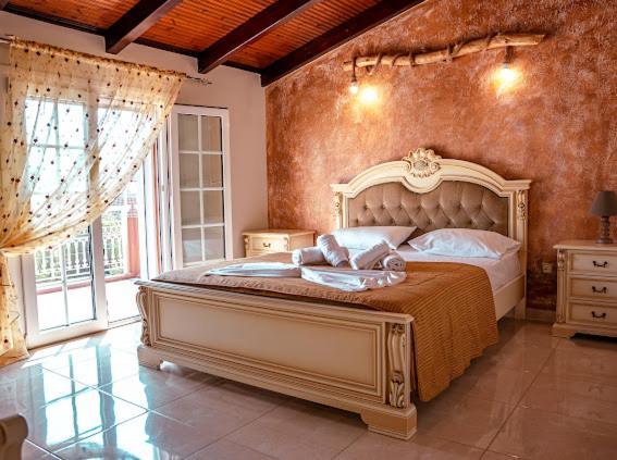 Liberis Loft Suite อาร์กอสโตลี ภายนอก รูปภาพ