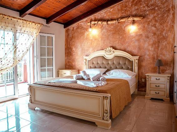 Liberis Loft Suite อาร์กอสโตลี ภายนอก รูปภาพ
